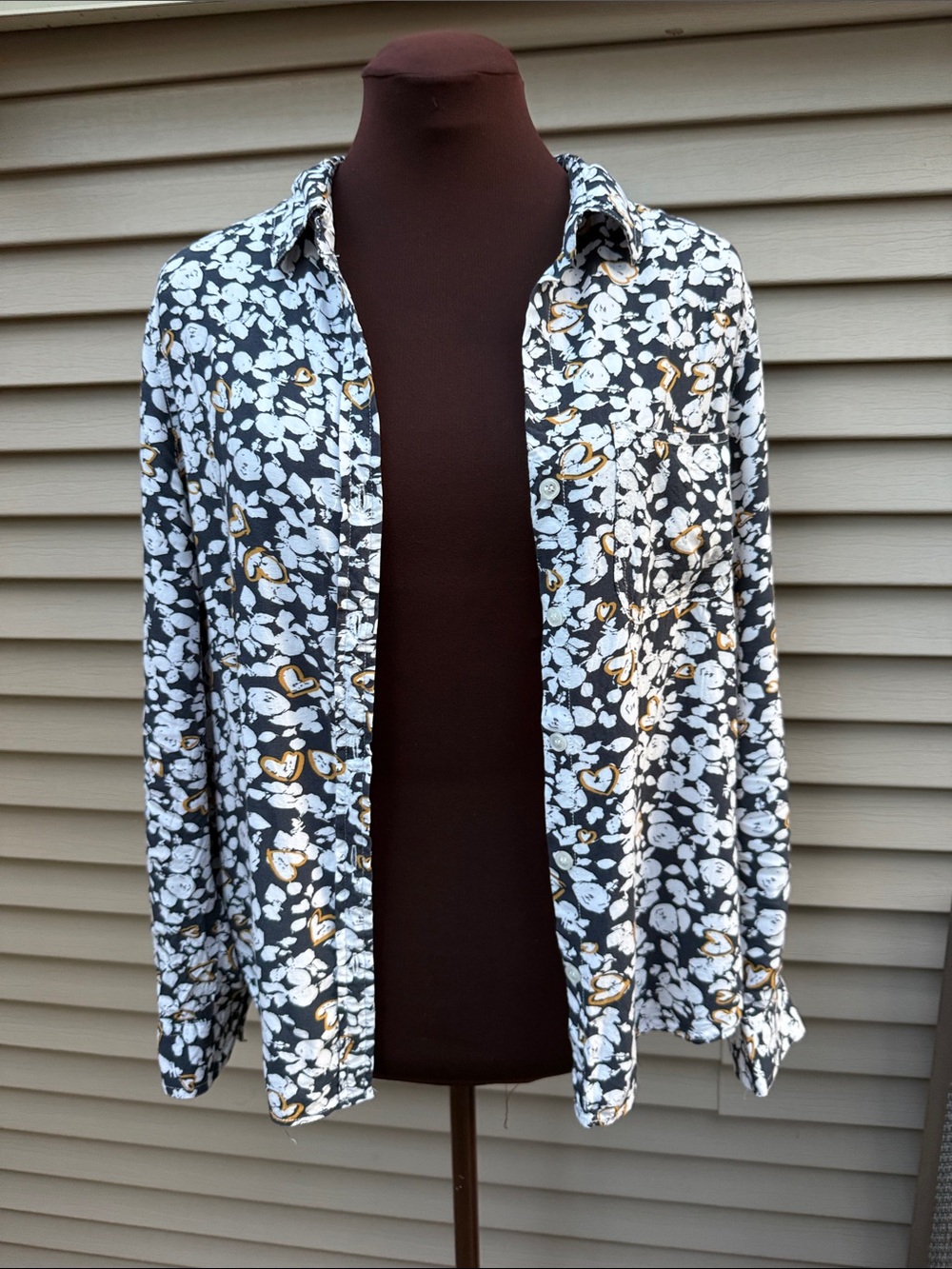 Velvet Heart Button-Down Blouse with Hearts Motif Navy /White, Mustard Size M - Picture 8 of 12